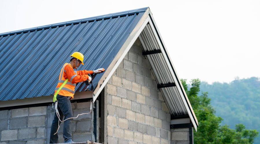 Professional Flat Roofing Installation in Lynch, KY